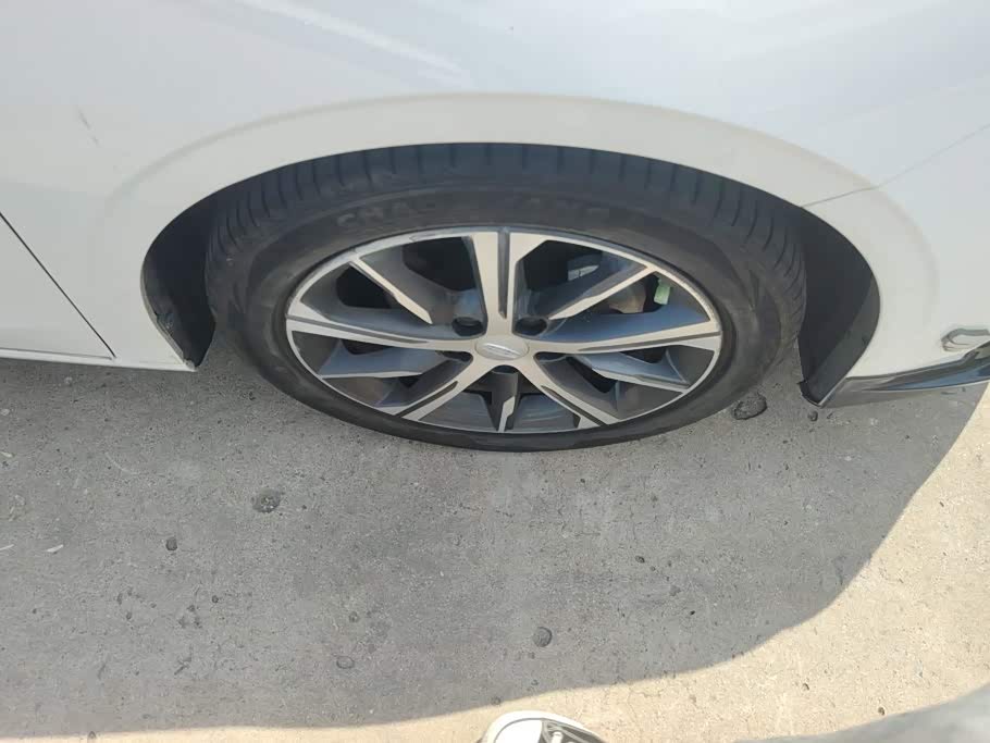 Geely Emgrand 1.5 л 2024 г. Белый, пробег 31000 км