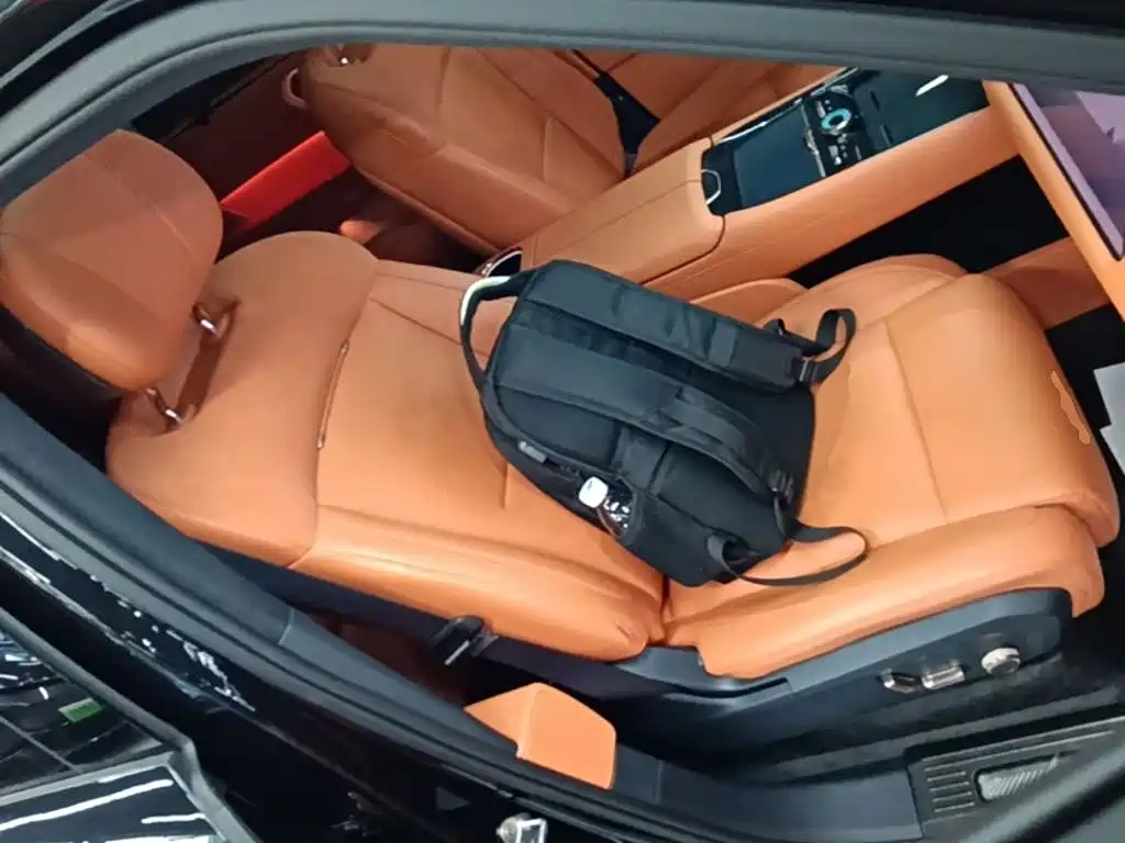 Lynk & Co 900 — миниатюра 25