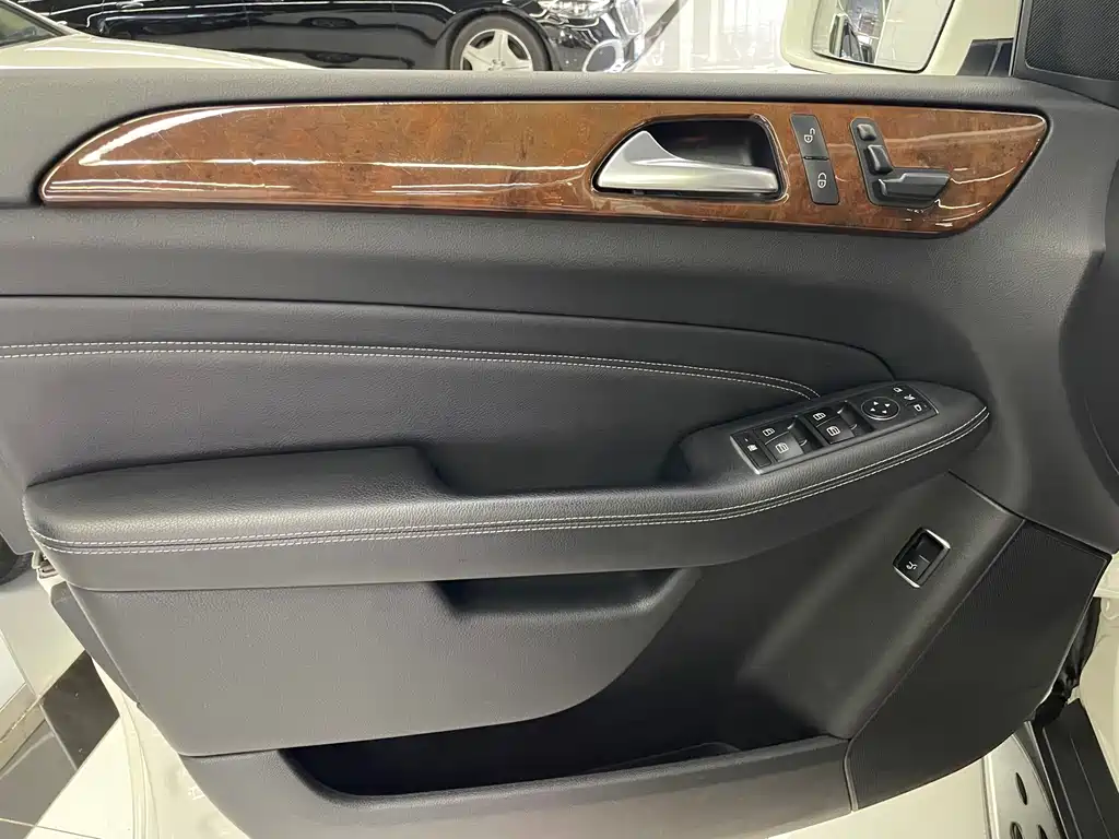 Mercedes-Benz M-Class — миниатюра 29