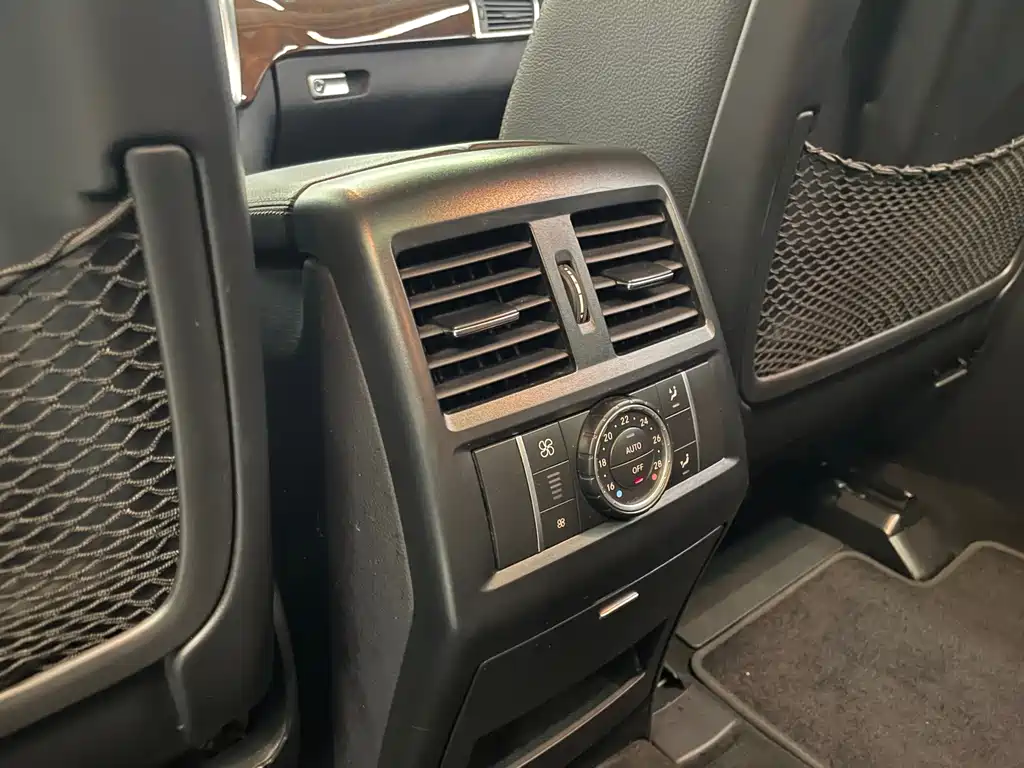 Mercedes-Benz M-Class — миниатюра 36
