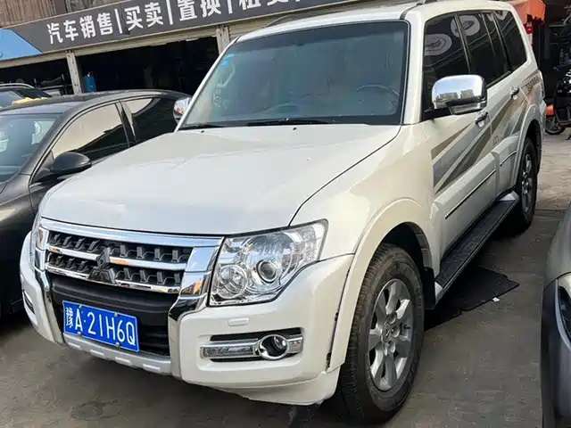 MITSUBISHI PAJERO 2019