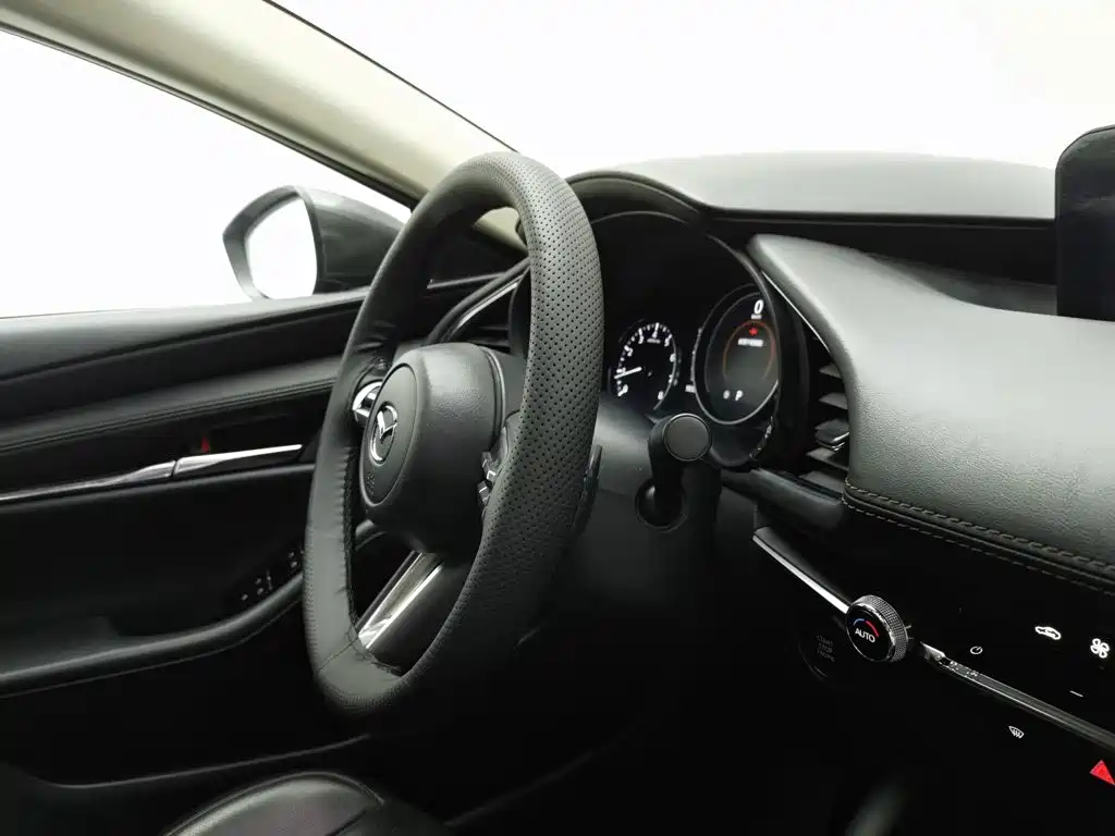 Mazda 3 Axela — миниатюра 22