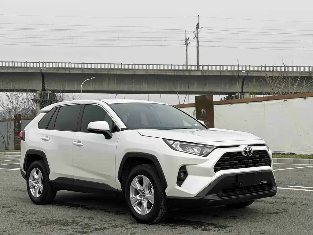 Toyota RAV4 2024