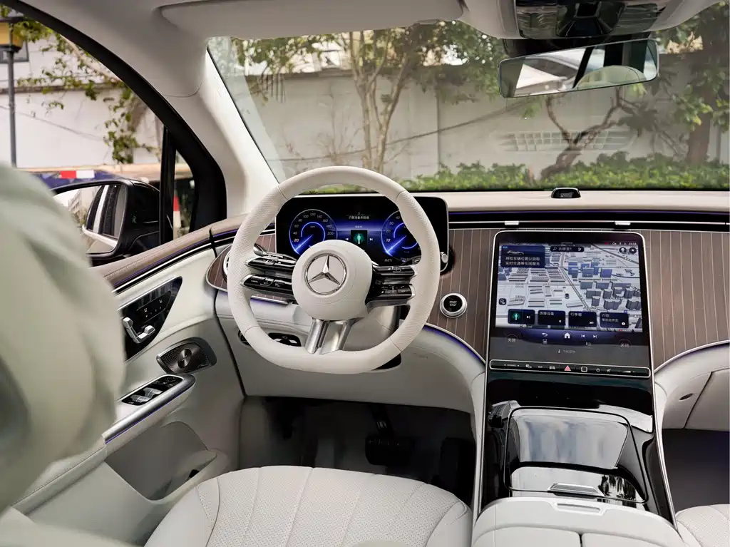 MERCEDES-BENZ EQE SUV