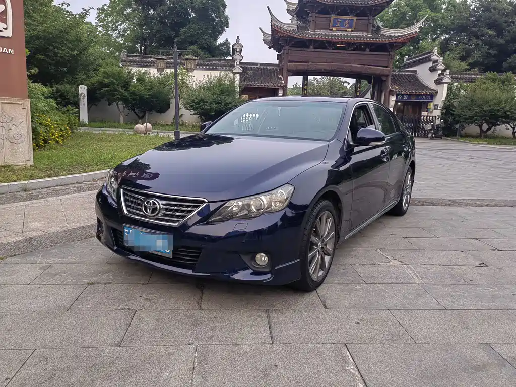 Купить Toyota Reiz