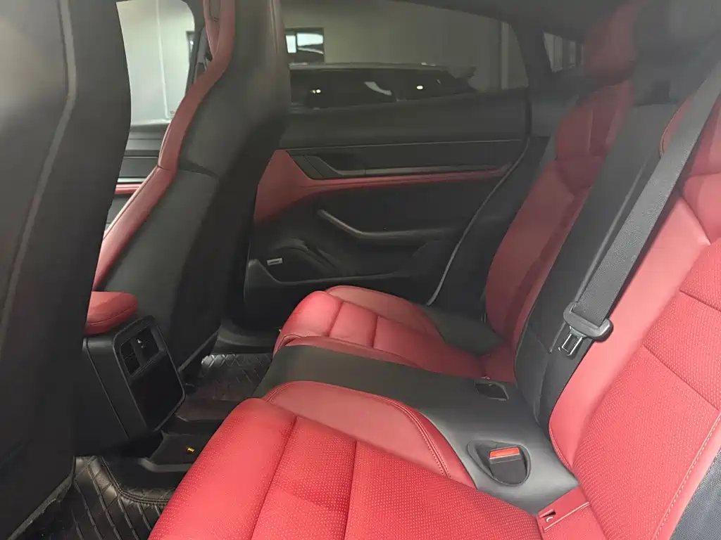 Porsche Taycan — миниатюра 11