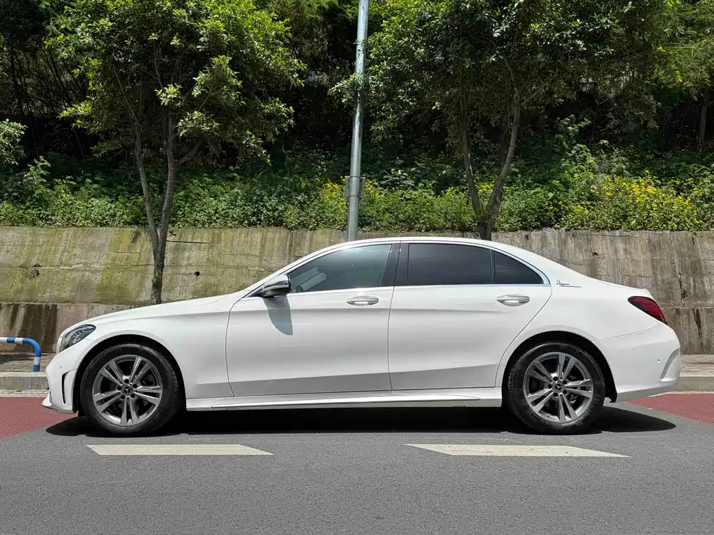 Mercedes-Benz C-Class — миниатюра 7