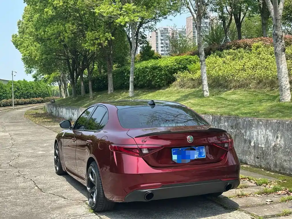 Alfa Romeo Giulia — миниатюра 7
