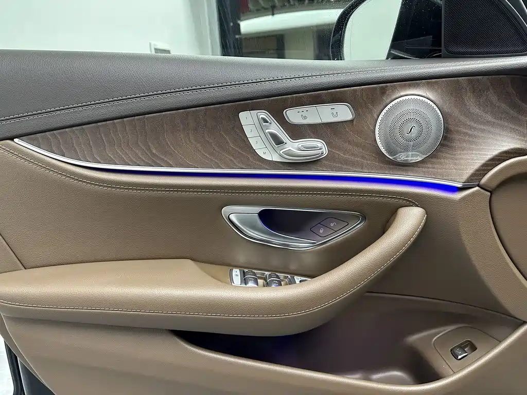 Mercedes-Benz E-Class 2023 — фото 21