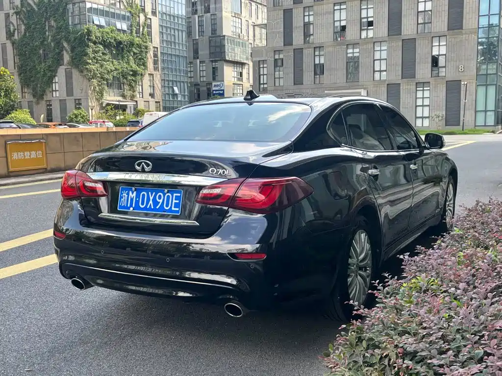 Infiniti Q70 — миниатюра 4