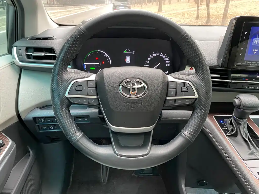 TOYOTA SIENNA