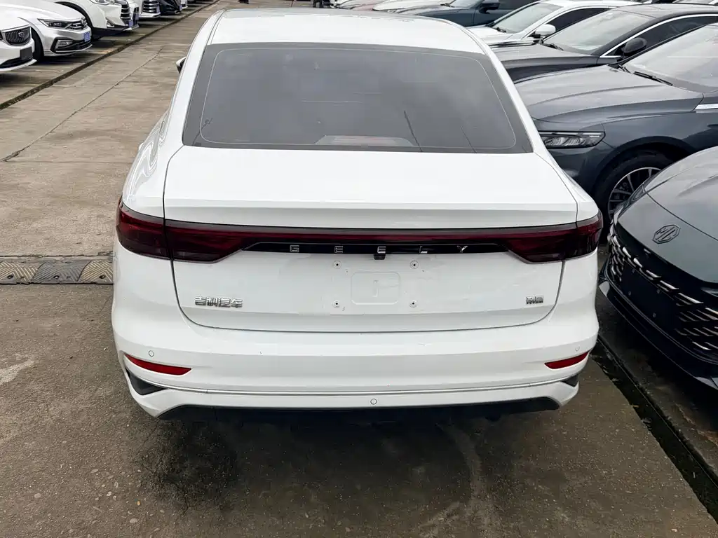Geely Emgrand — миниатюра 18