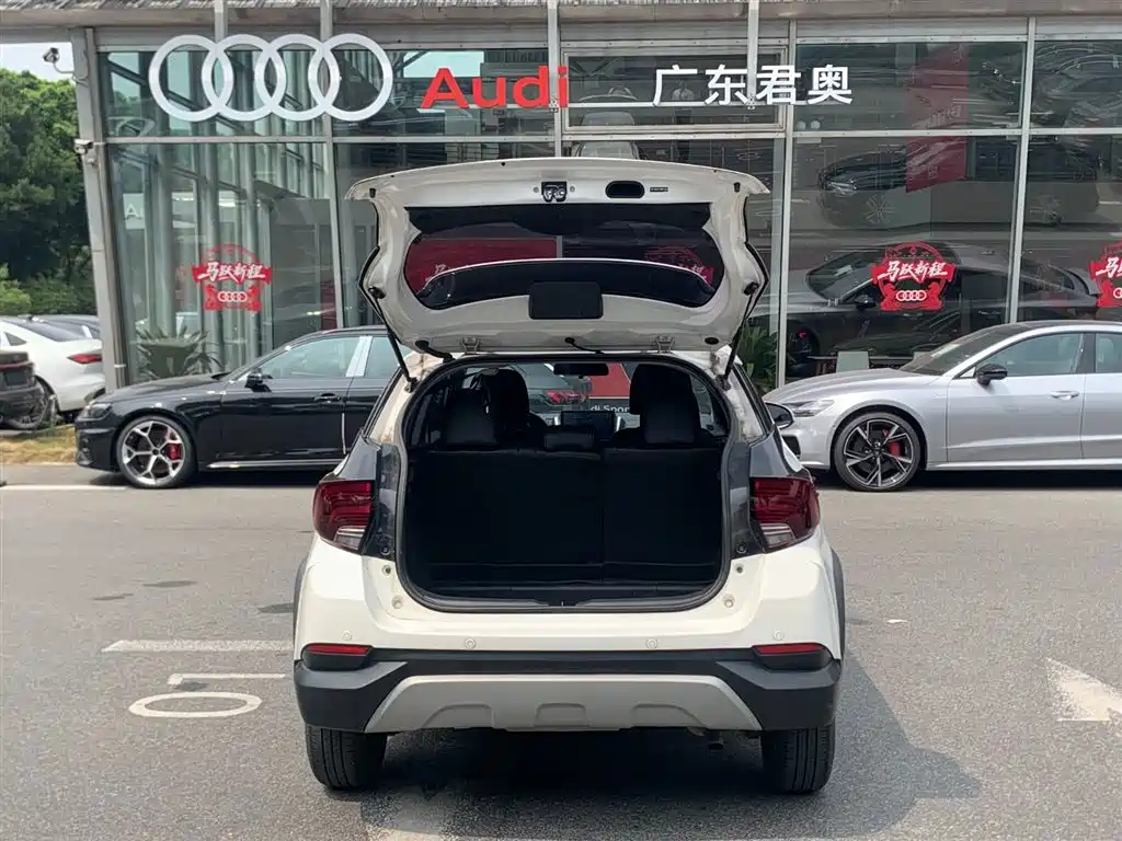 TOYOTA YARIS L ZHIXUAN