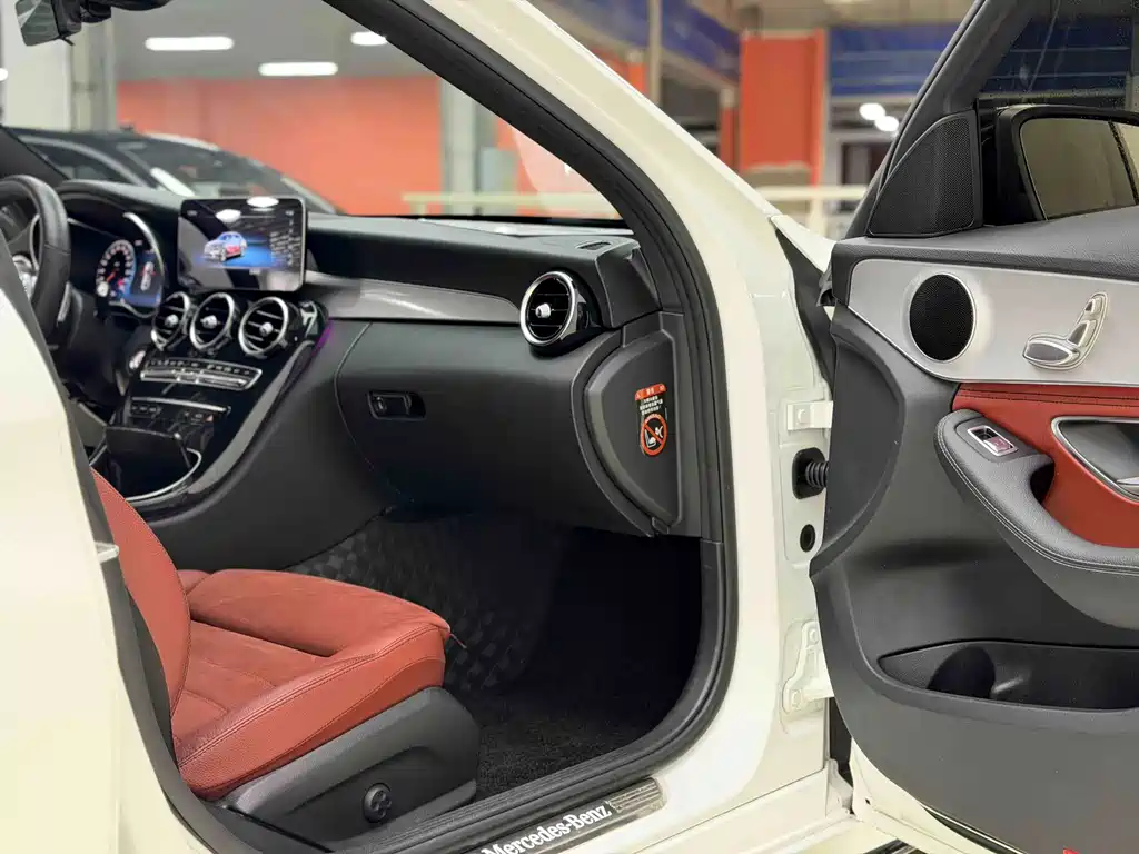 Mercedes-Benz C-Class — миниатюра 7