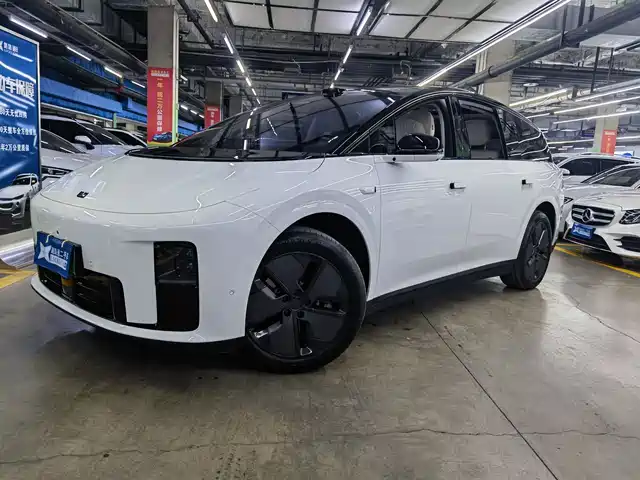 Li Auto IDEAL I8 2025
