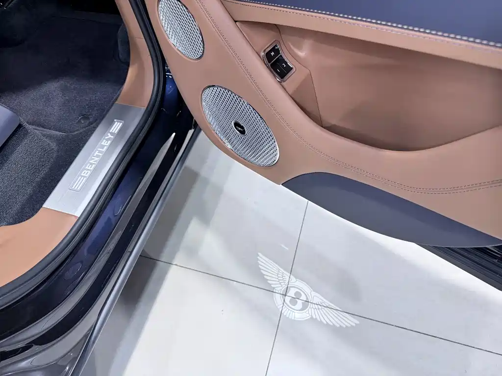 Bentley Bentayga — миниатюра 19