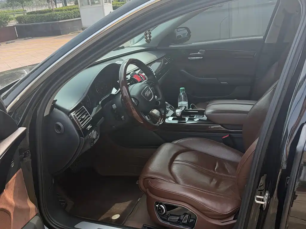 Audi A8 — миниатюра 3