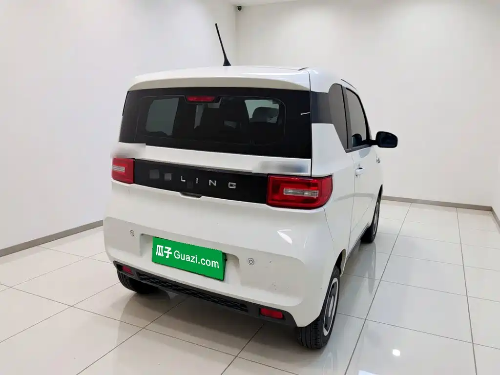 Wuling MINIEV — миниатюра 6