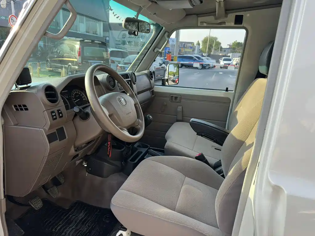 Toyota Land Cruiser LC78 2024 4.0L MT