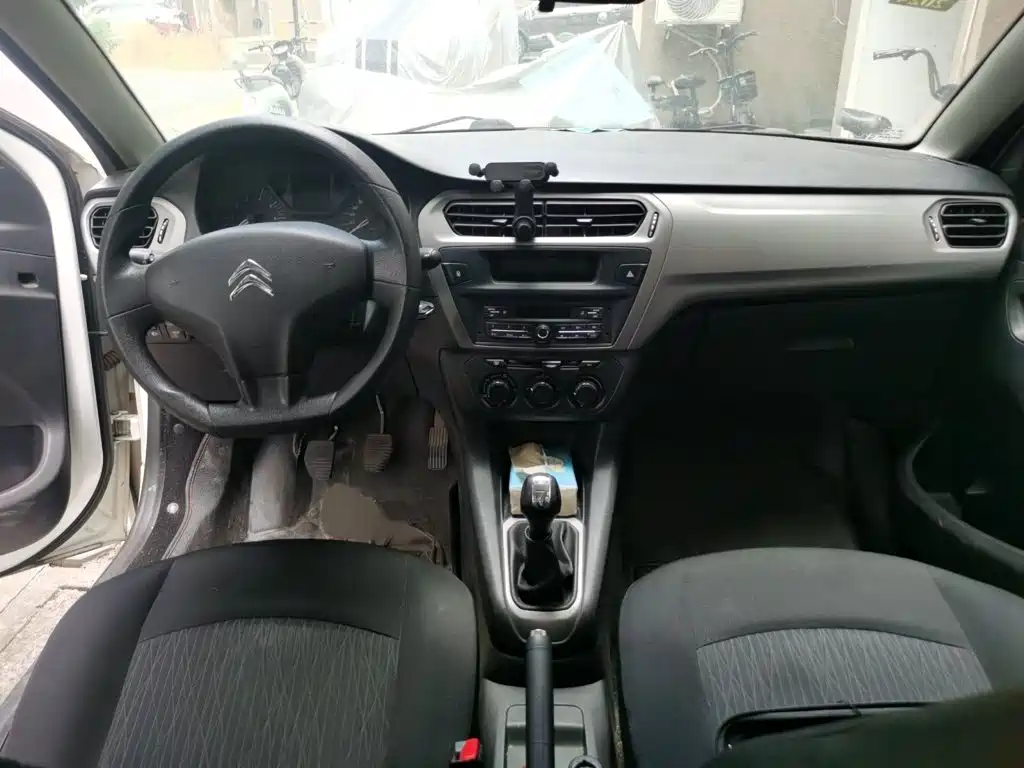 Citroen Elysee — миниатюра 13