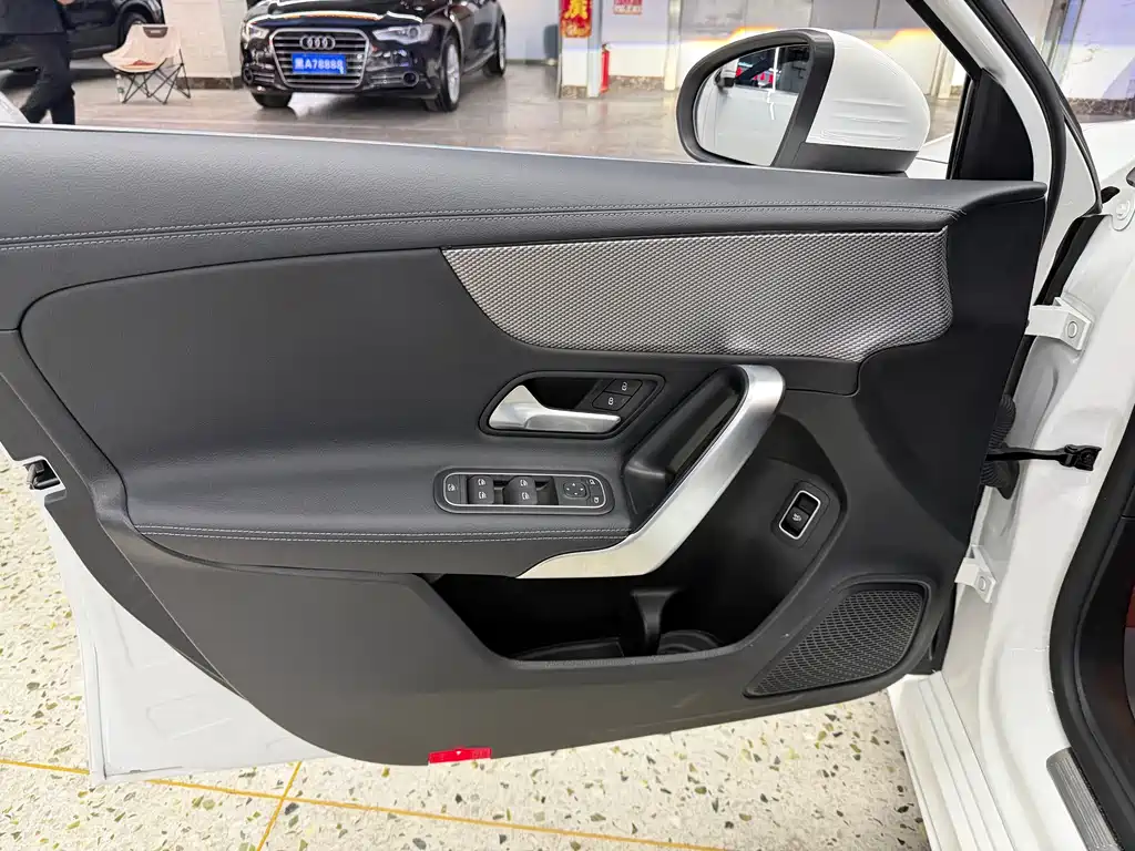 MERCEDES-BENZ A CLASS