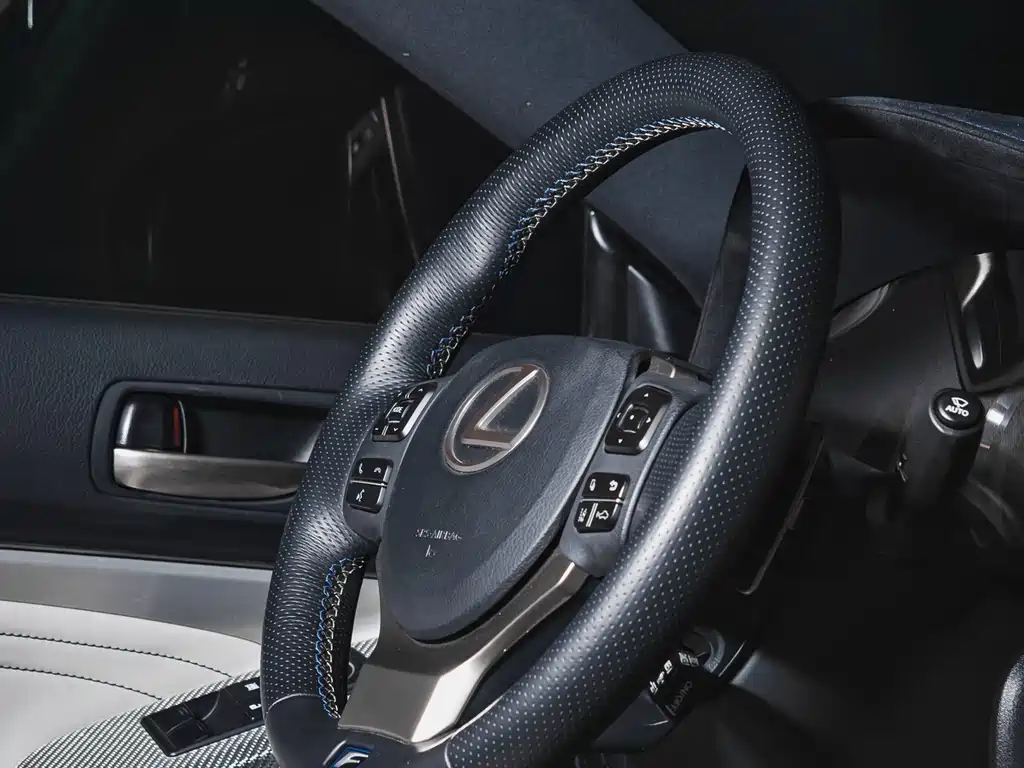 Lexus RC F — миниатюра 18