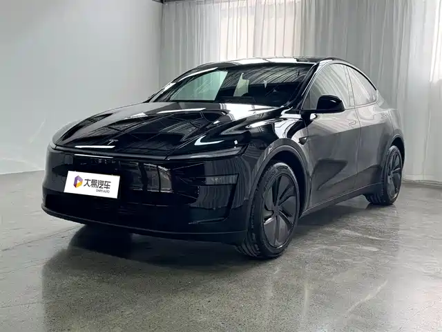 TESLA MODEL Y 2026