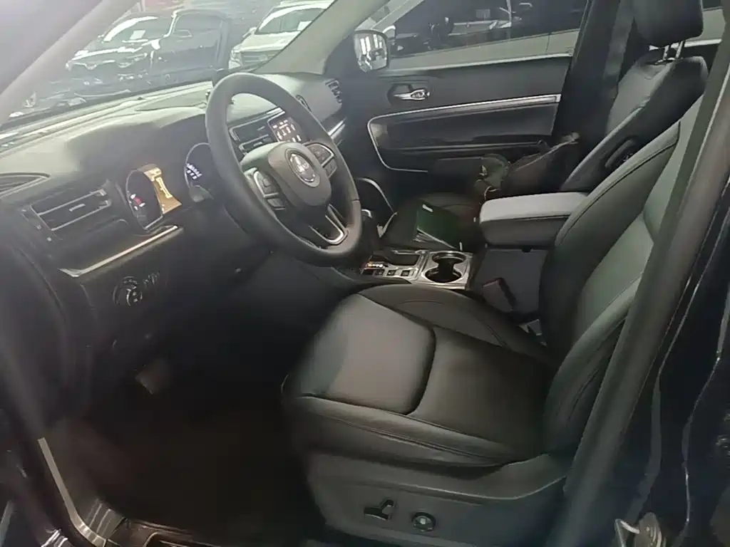 Jeep Grand Commander — миниатюра 15