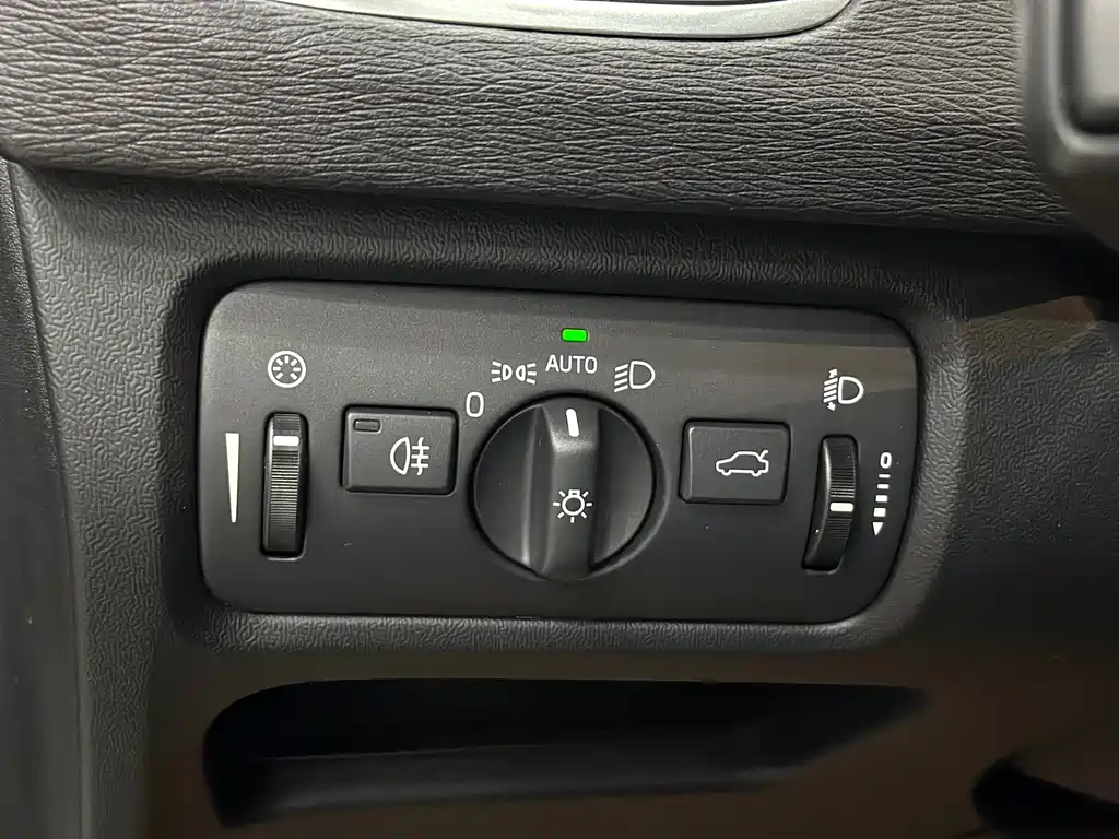 Volvo V40 — миниатюра 15