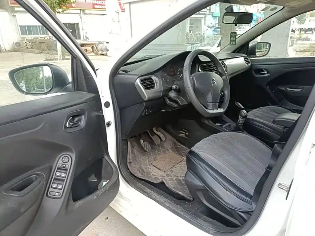 Citroen Elysee — миниатюра 16