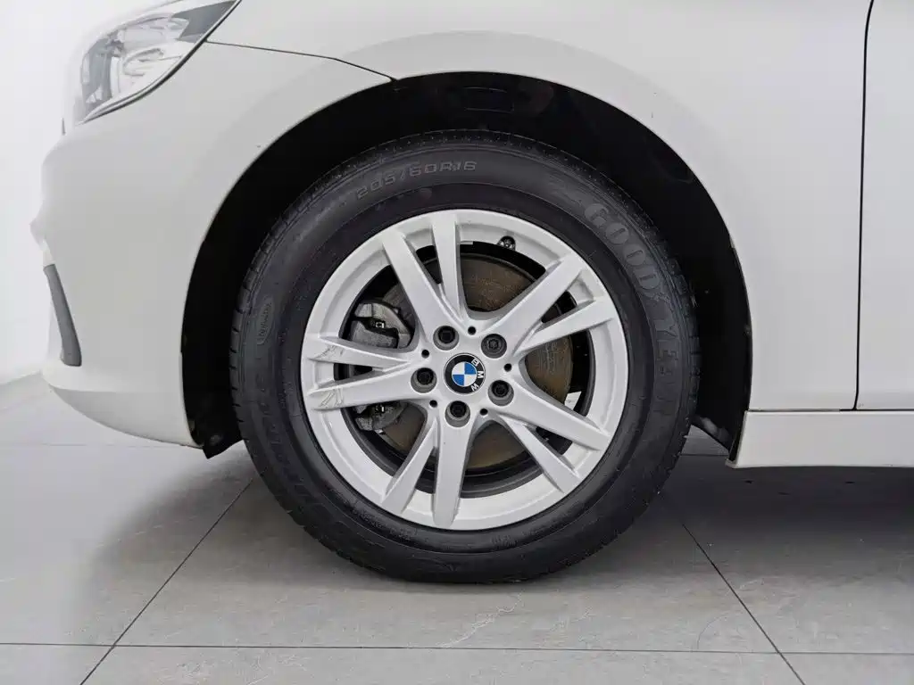 BMW 2 Series Active Tourer — миниатюра 17