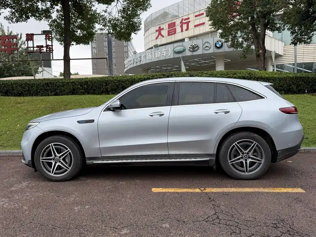 Mercedes-Benz EQC — миниатюра 3