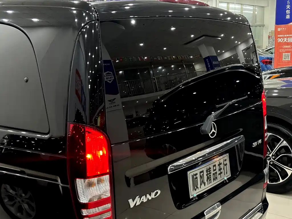 Mercedes-Benz Viano — миниатюра 22
