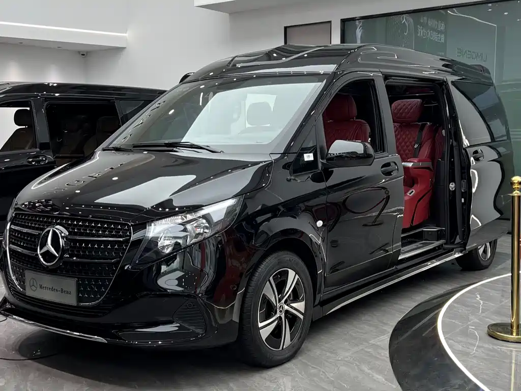 Mercedes-Benz Vito 2024 2.0T 7 мест