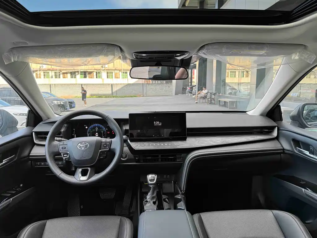 Toyota Camry 2024 2.0GVP Luxury