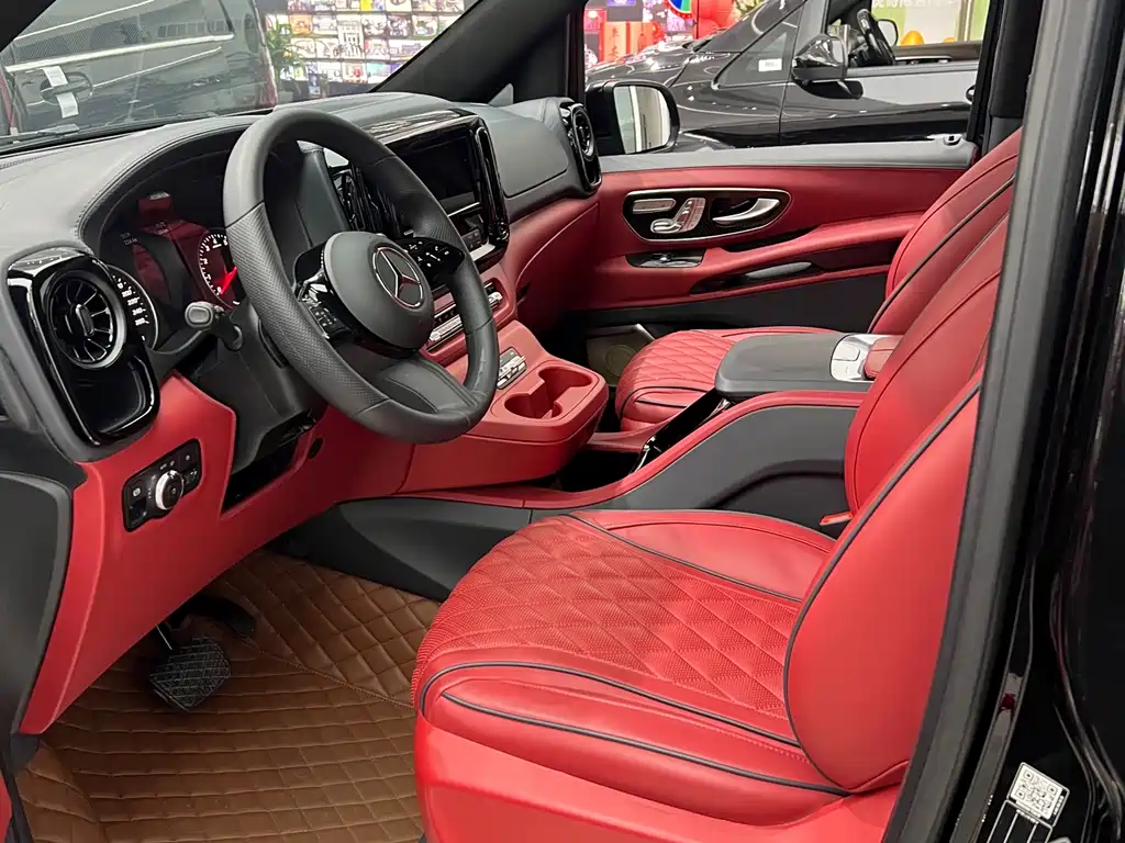 Mercedes-Benz Vito 2024 2.0T 7 мест