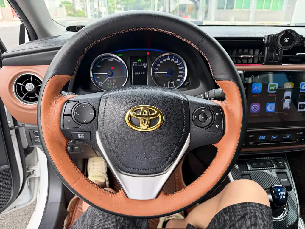 Toyota Corolla Hybrid — миниатюра 13