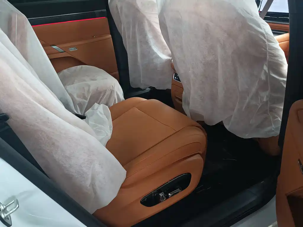 Dongfeng eπ008 2026 мест
