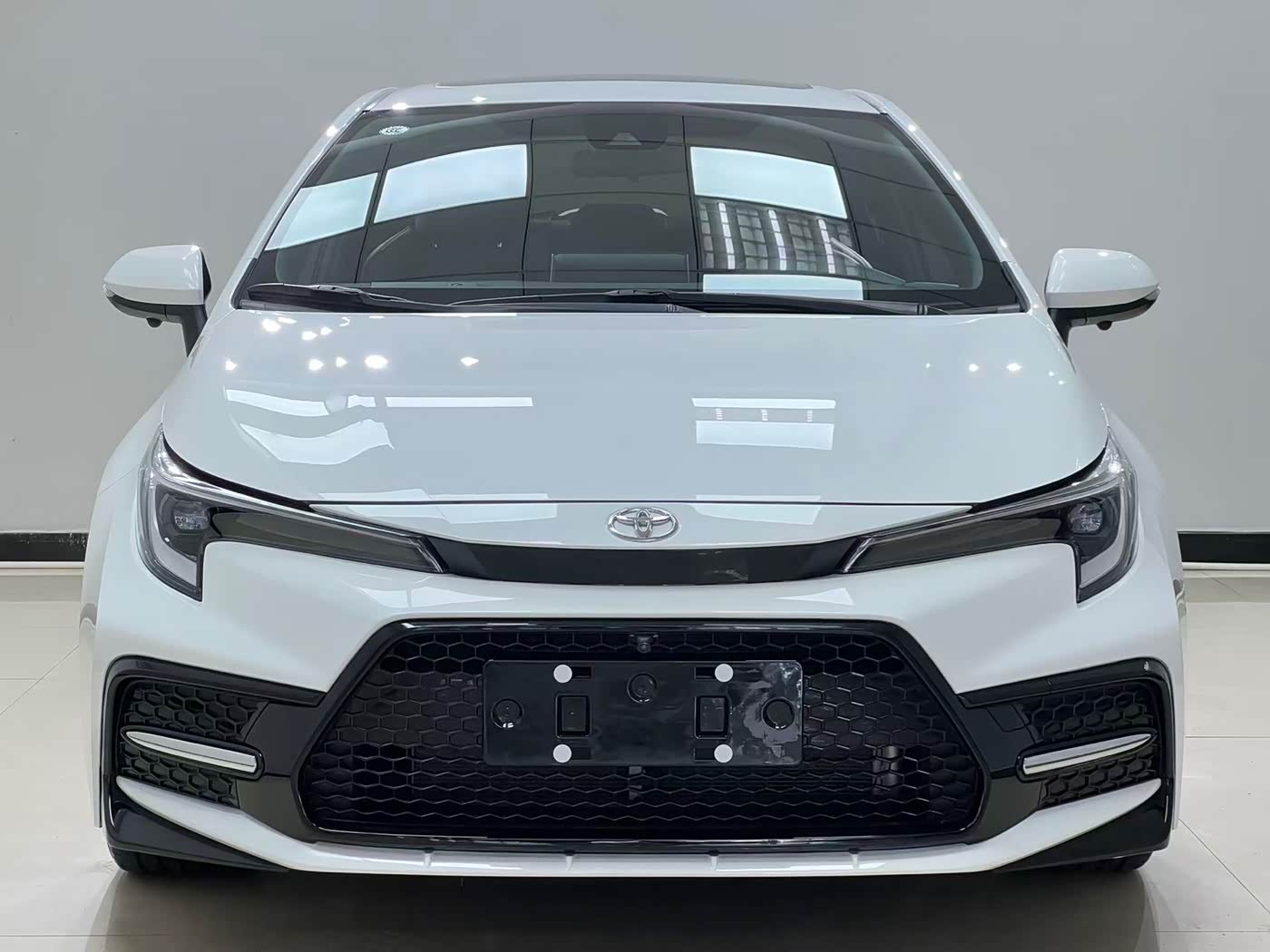 Toyota Levin 1.2 л 2023 г. Белый, пробег 15800 км