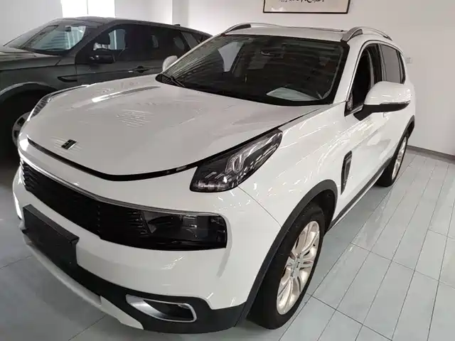 2018 Lynk & Co 01
