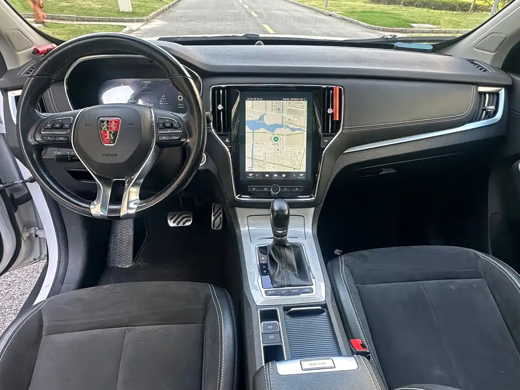 Roewe RX5 New Energy — миниатюра 8