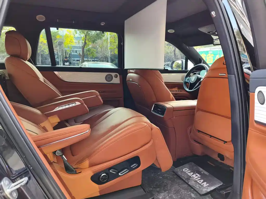 AITO ASK THE WORLD M9