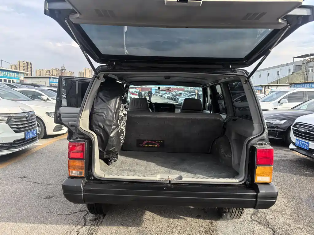 Jeep BAIC JEEP 95 2.5L