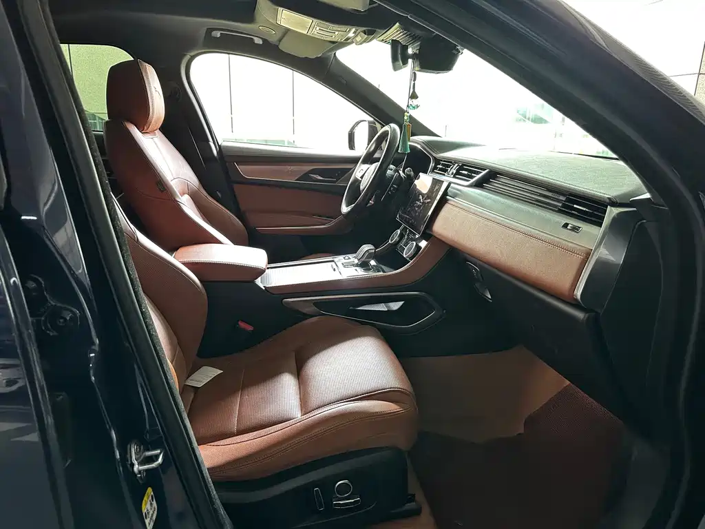 Jaguar F-PACE — миниатюра 11