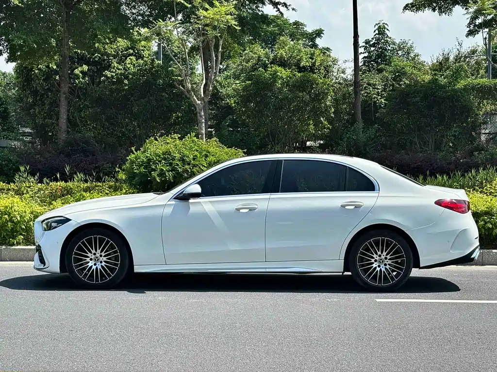 Mercedes-Benz C-Class — миниатюра 3