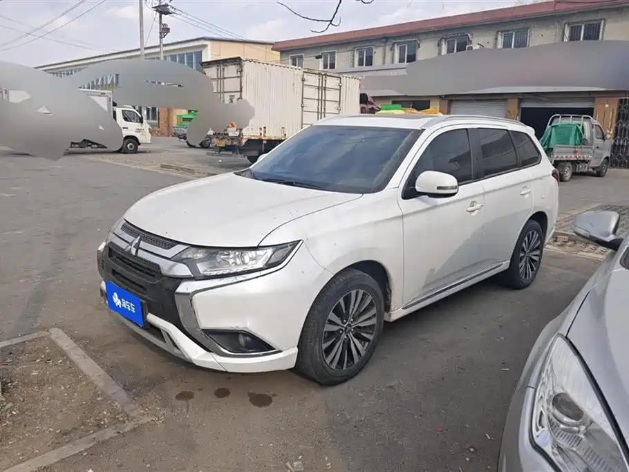 MITSUBISHI OUTLANDER