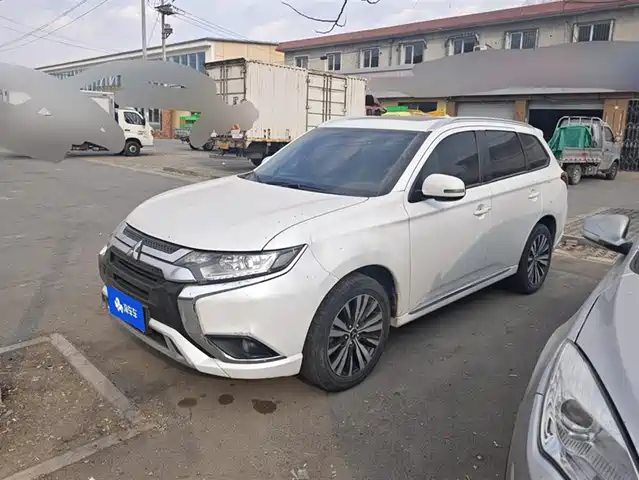 mitsubishi outlander