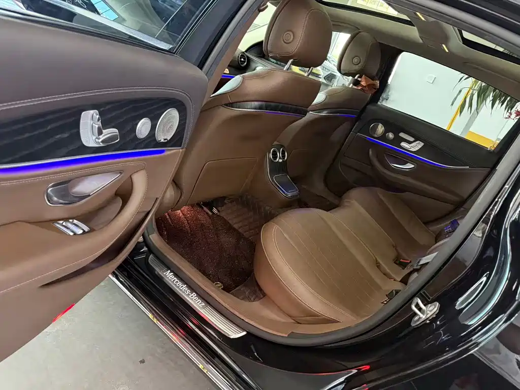 Mercedes-Benz E-Class — миниатюра 5