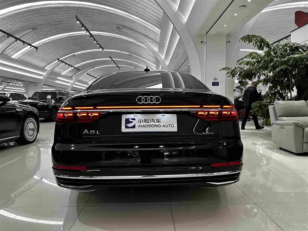 Audi A8 2023 — фото 4