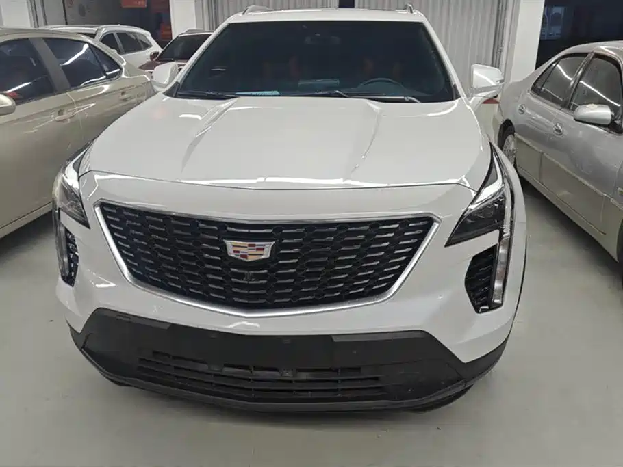 CADILLAC XT4